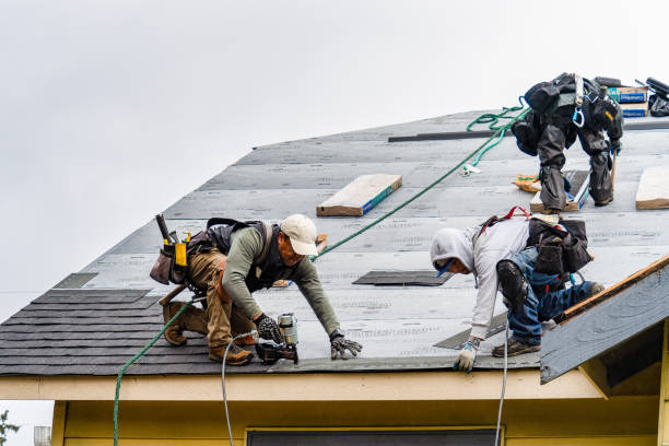 Professional Gutter Installation technician working in Glencoe, MO